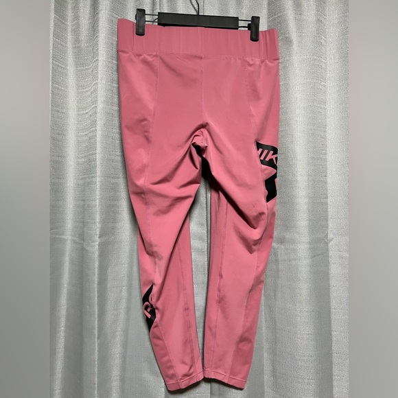 Nike Pro Leggings - Picture 2 of 9